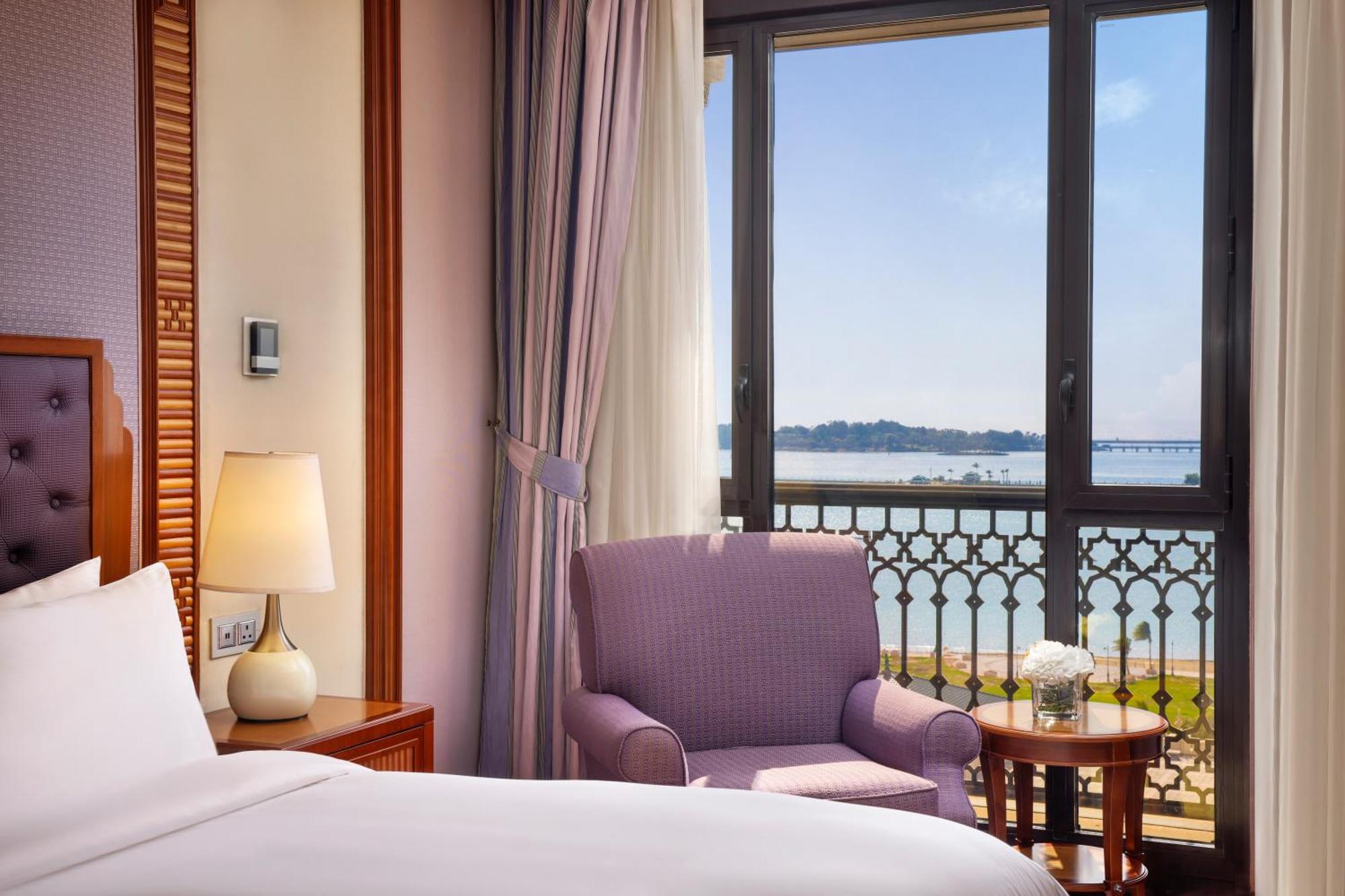The Ritz-carlton Hotel 5*