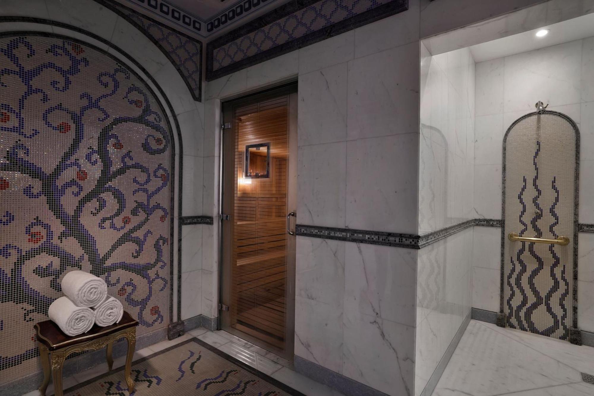 The Ritz-carlton